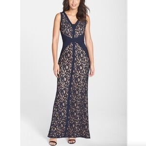 Tadashi Shoji Lace Pintucked Evening Party Gown Navy Nude Women's Size 4 Petite